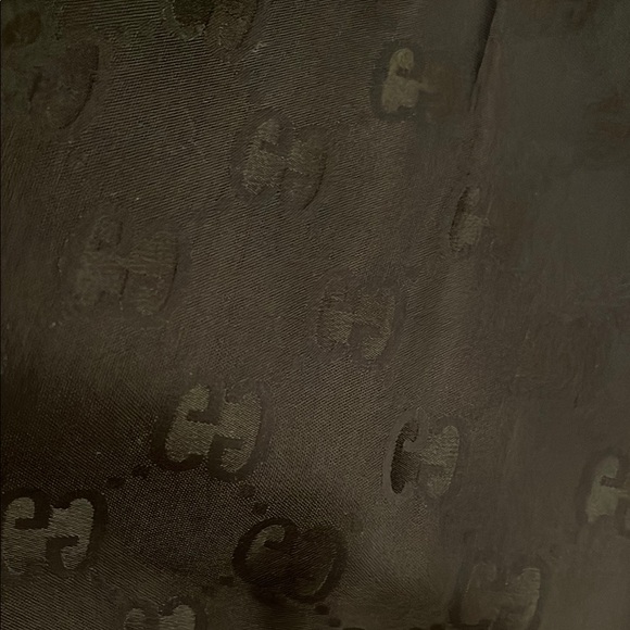 Large Gucci Black Silk Scarf - Picture 3 of 6